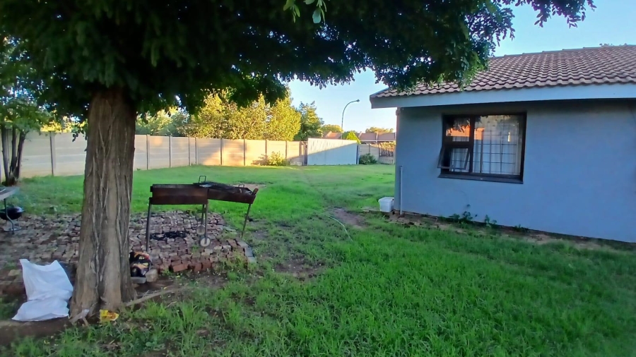 To Let 3 Bedroom Property for Rent in Fauna Free State